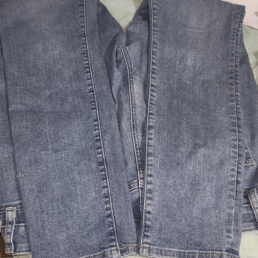 NWOT! Ann Taylor Women's Curvy Blue Jeans Curvy Size 8 - Picture 4 of 4